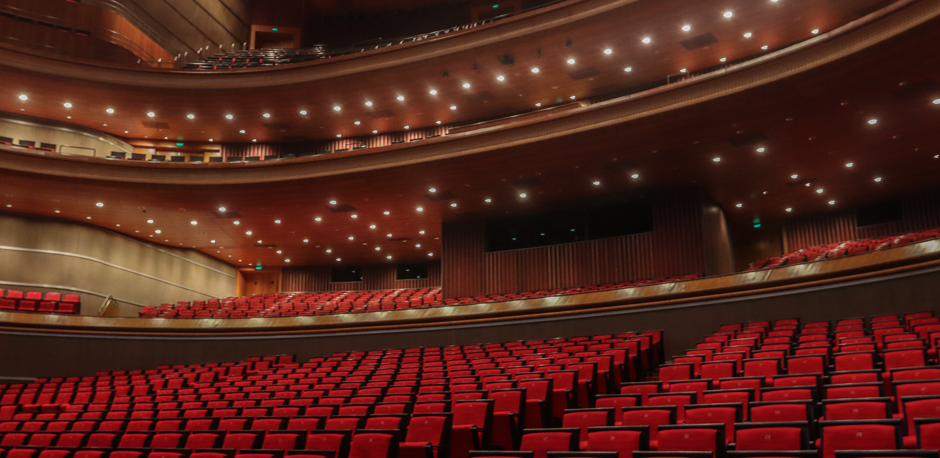 舞臺機械設備供應商<br/>從事舞臺機械設備的制造與成套生產(chǎn)